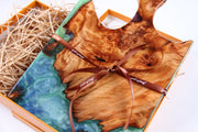 Load image into Gallery viewer, Jeezi Handmade Resin Deli Board, Charcuterie Board, Real Wood Epoxy Resin Cutting Board, Cheese Board, Handle Pizza Board 03